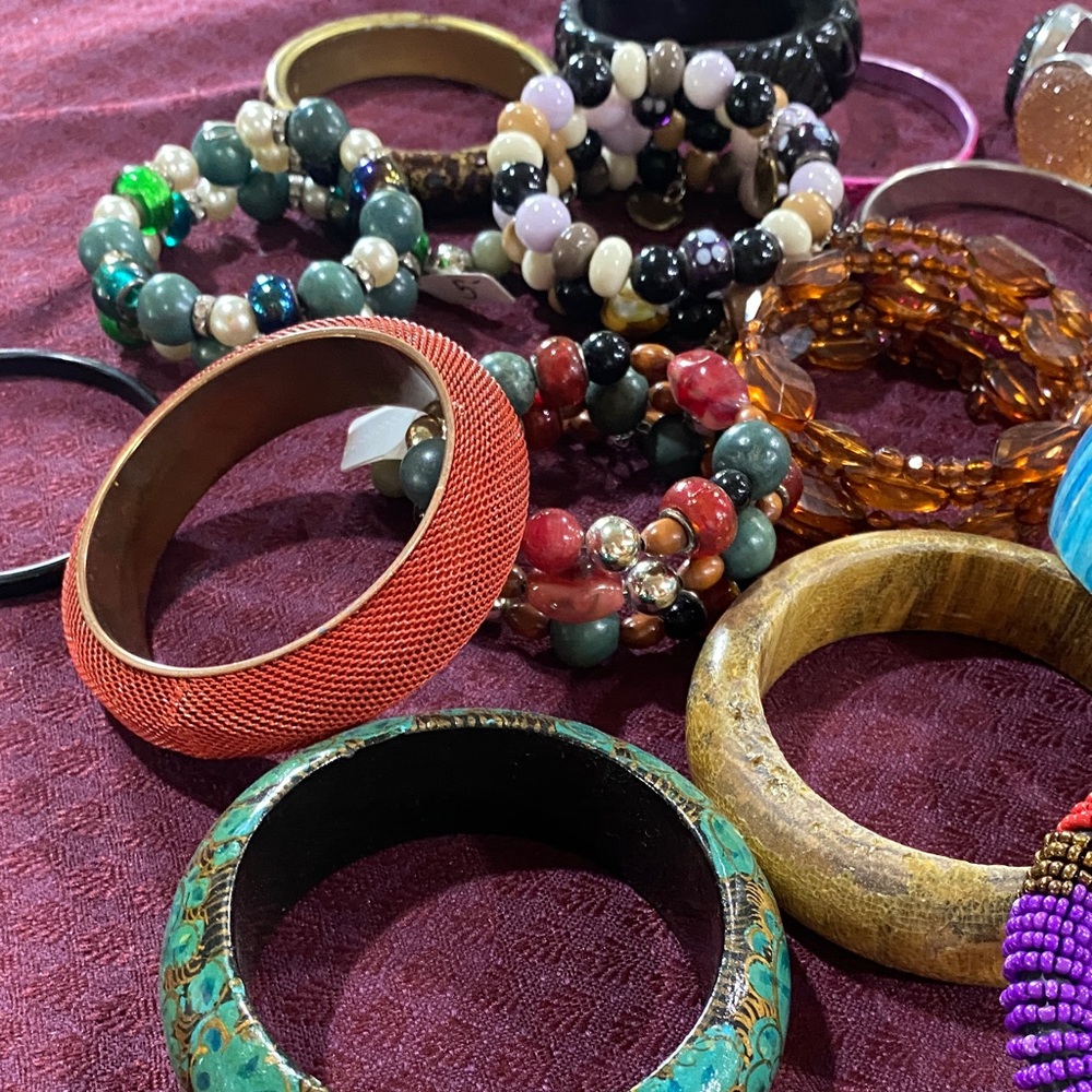 Vintage Multicolor Bracelet Lot 16 Bracelets - Picture 4 of 9